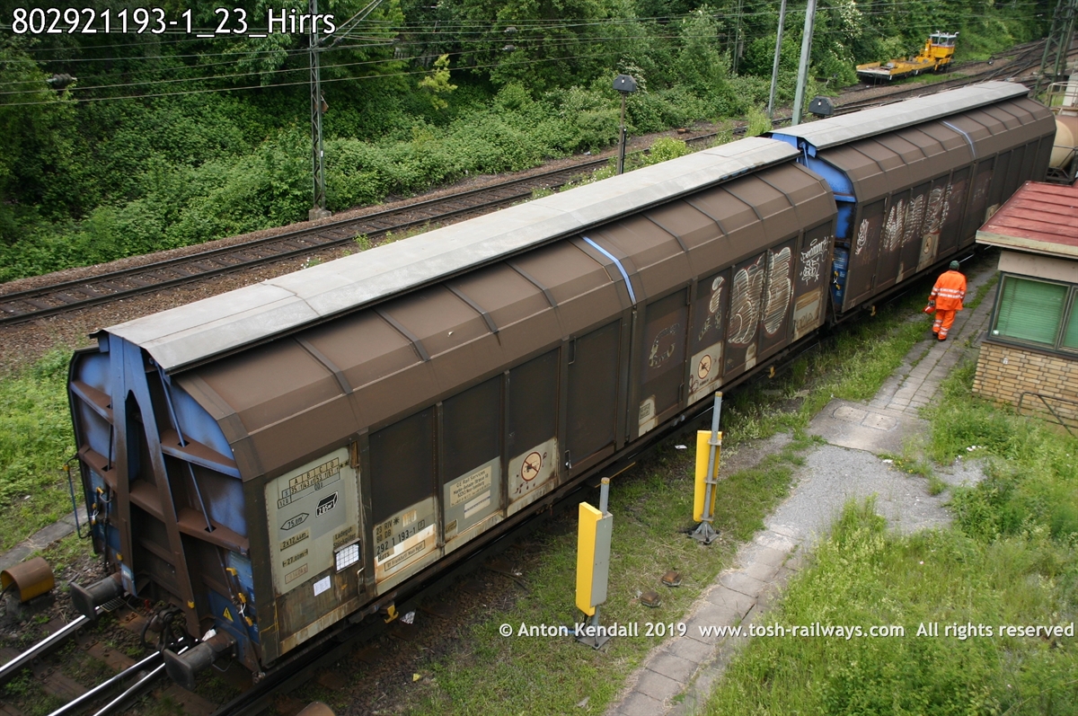 802921193-1_23_Hirrs.jpg